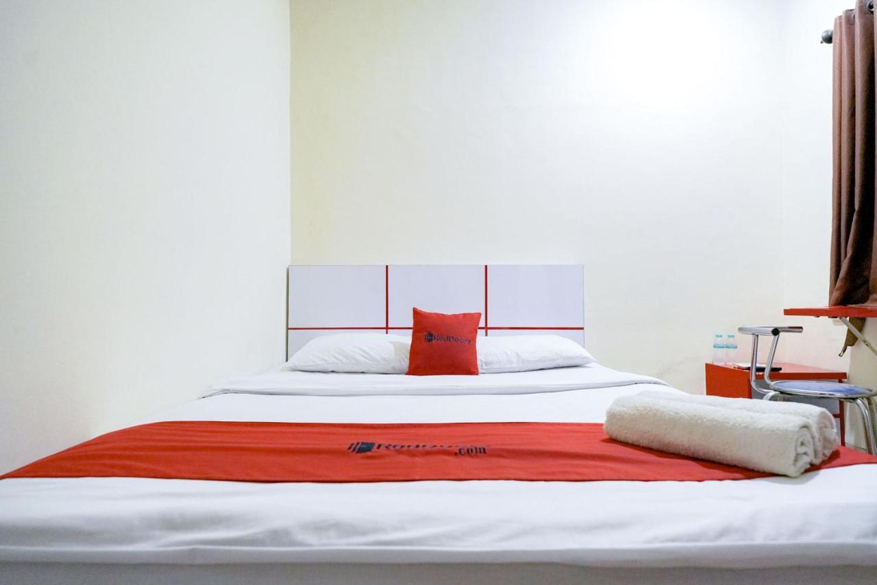 Hotel Reddoorz At Buah Batu 5 Bandung Esterno foto