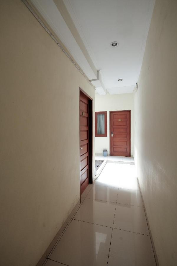 Hotel Reddoorz At Buah Batu 5 Bandung Esterno foto