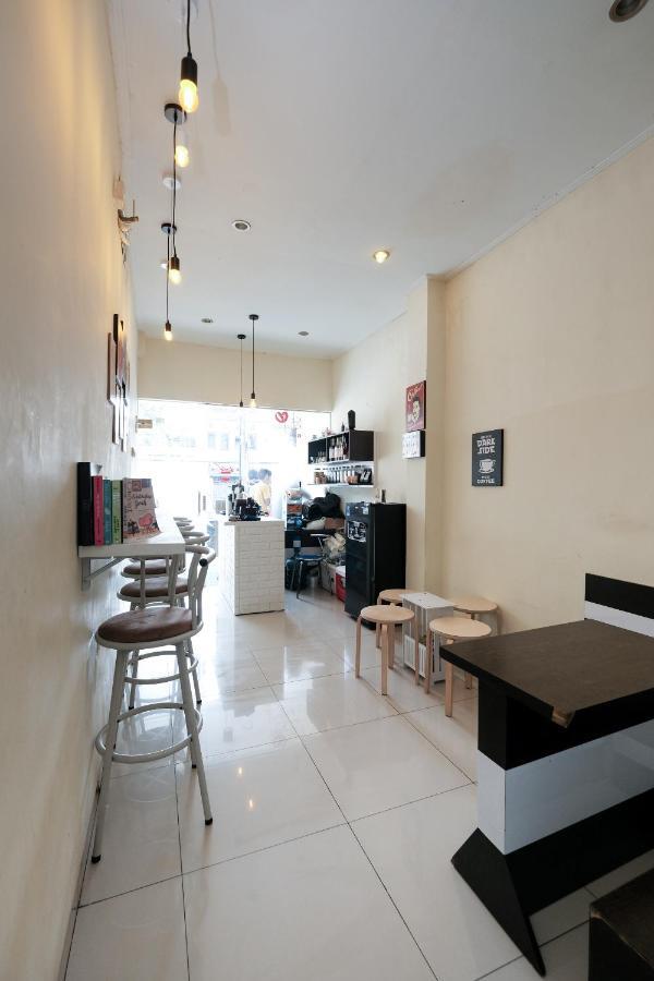 Hotel Reddoorz At Buah Batu 5 Bandung Esterno foto